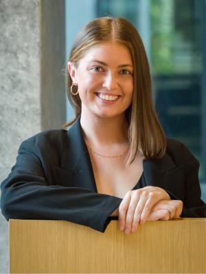 Headshot of Grace Arnot