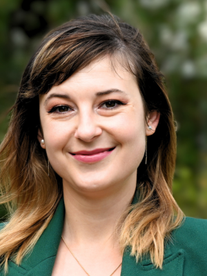 Headshot of Roxana Tompea